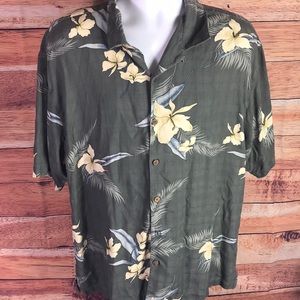 8$ TOMMY BAHAMA: Floral Button down dress shirt.